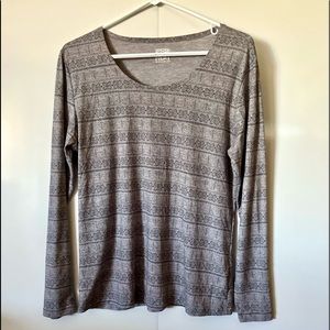 Woman’s gray shirt 32 heat shirt